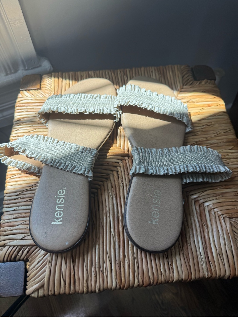 Kensie Beige Double-Fringe Slide Sandals size 10M